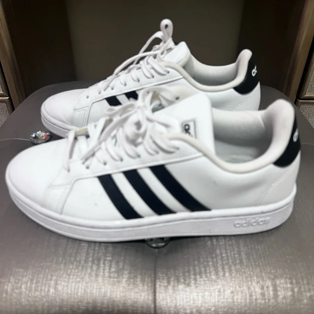 ADIDAS classic style sneakers - Picture 5 of 5